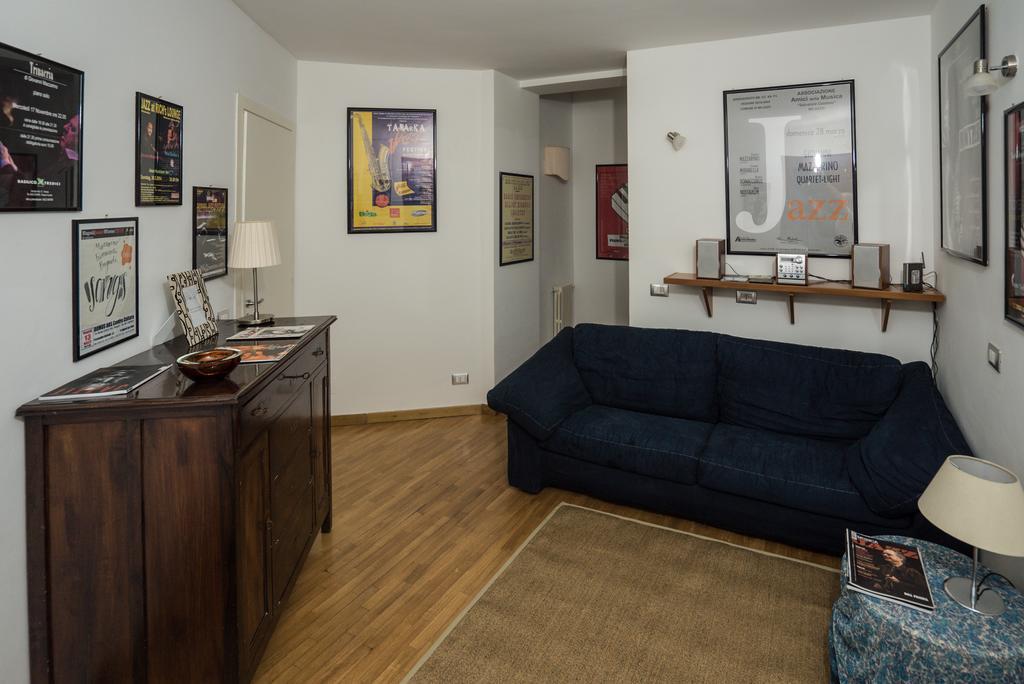 Casa Del Jazz Apartment เปียซซา อาร์เมรีนา ภายนอก รูปภาพ
