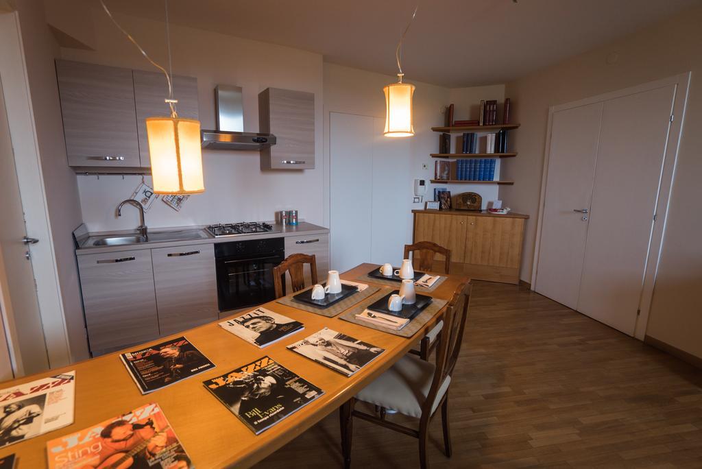 Casa Del Jazz Apartment เปียซซา อาร์เมรีนา ภายนอก รูปภาพ